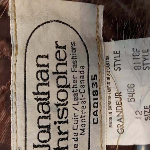 SOLD SOLD SOLD Leather trench with fur collar. Jonathan Christopher size 12 - Picture 8 of 16